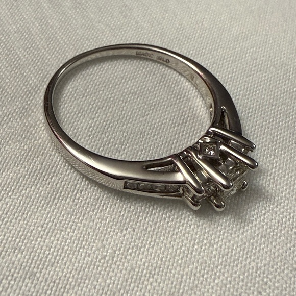 Kay Jewelers 14k white gold diamond ring! - Picture 7 of 13